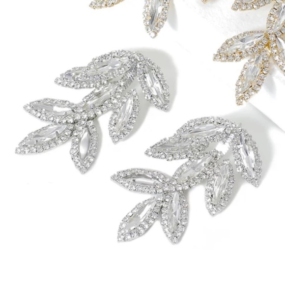 18K WHITE GOLD LEAF EARRING, NICE EARRINGS, CUTE EARRINGS - Picture 2 of 5